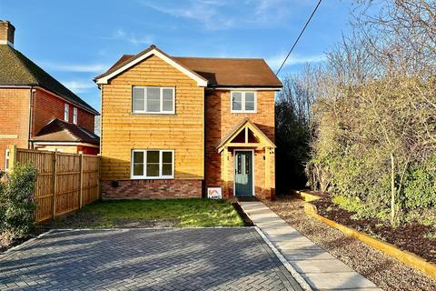 3 bedroom detached house for sale, Thurstons , Binsted, Alton