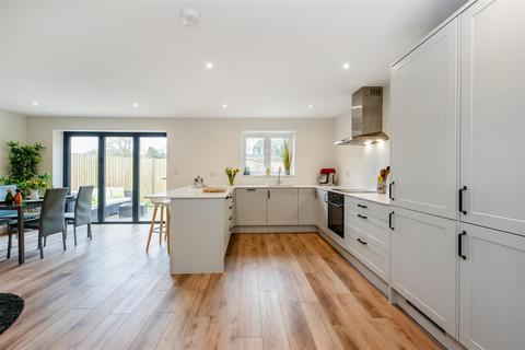 3 bedroom detached house for sale, Thurstons , Binsted, Alton