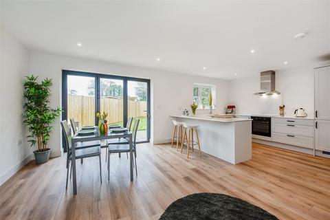 3 bedroom detached house for sale, Thurstons , Binsted, Alton