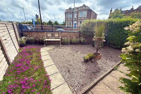 undefined, Appletongate, Newark