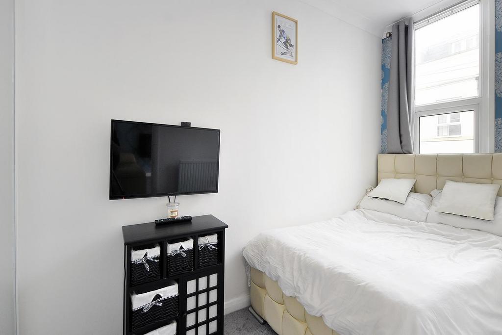 Bedroom 2.jpg