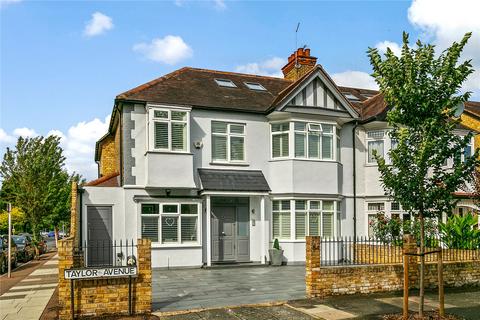Taylor Avenue, Kew, Surrey, TW9