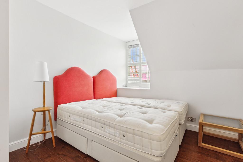 Flat 6, 22 Mulberry Walk, SW3 6 DY-4