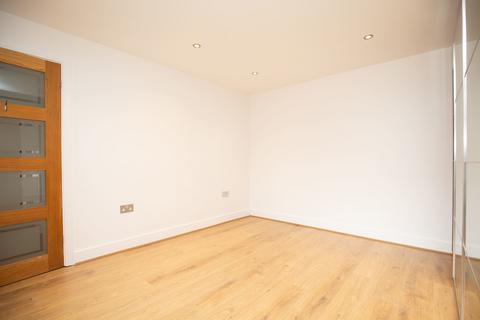 3 Hayes Road, Nuneaton, CV10 0NH