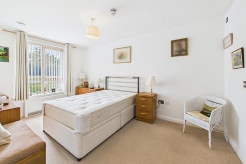 undefined, Kingswood, Kingsway, CH2