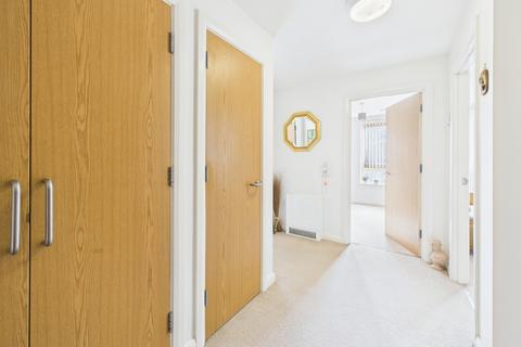 undefined, Kingswood, Kingsway, CH2