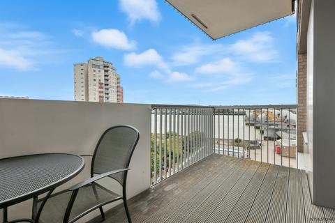 2 bedroom apartment for sale, Waterside Heights, 16 Booth Road, London, Greater London, E16