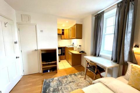 Studio to rent, Fulham Palace Road, Hammersmith, London