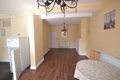 3 bedroom semi-detached house for sale, Christie Gardens, Romford