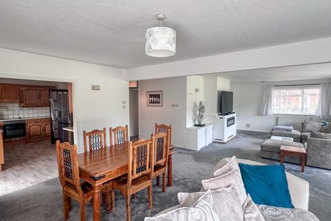 undefined, Dockett Eddy, Chertsey