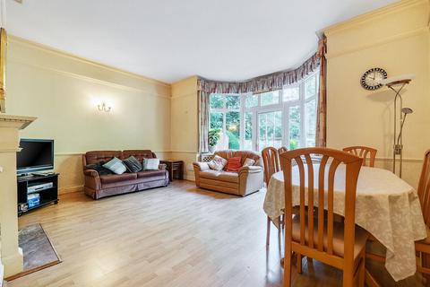 2 bedroom apartment for sale, Elm Park, Stanmore HA7