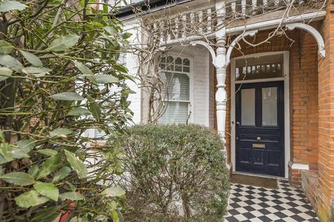 undefined, Kings Avenue, London, N10