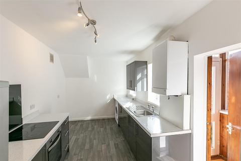 2 bedroom flat for sale, Biddlestone Road, Heaton, Newcastle upon Tyne