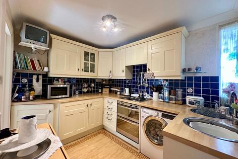 2 bedroom flat for sale, Middle Warberry Road, Torquay TQ1