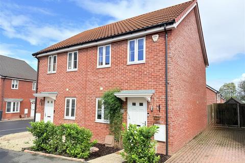 34 Brick Drive, Great Blakenham, Ipswich, IP6 0GJ