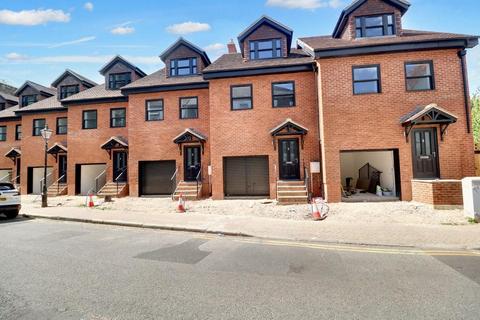 undefined, high street BR5