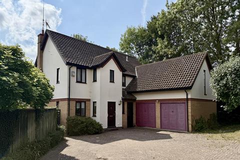5 bedroom detached house for sale, Webbs Close, Stowmarket IP14