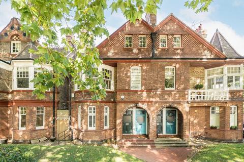 Mount Nod Road, London SW16