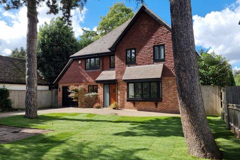 68 Manor Way, Beckenham, BR3 3LR