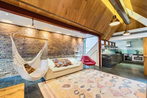 Vine Hill, Farringdon, London, EC1R