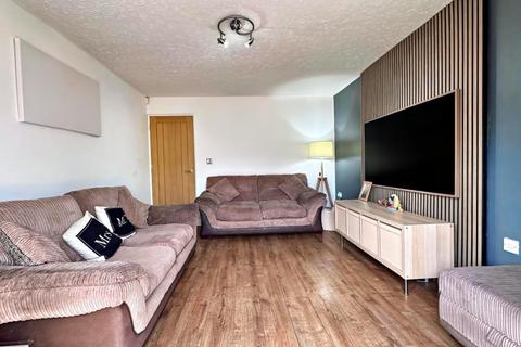 3 bedroom detached house for sale, Mallen Drive, Oldbury B69