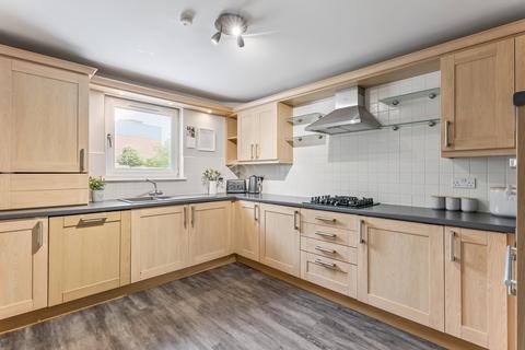 2/1, 30 Randolph Gate, Glasgow, G11 7DE