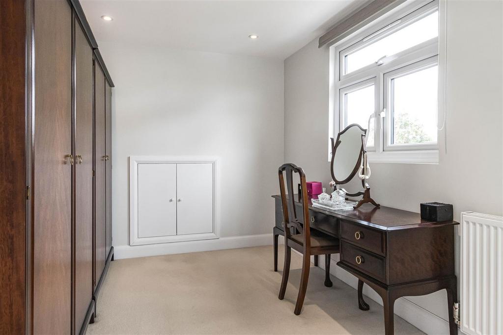 Bedroom 1 (loft) dressing area/eves access