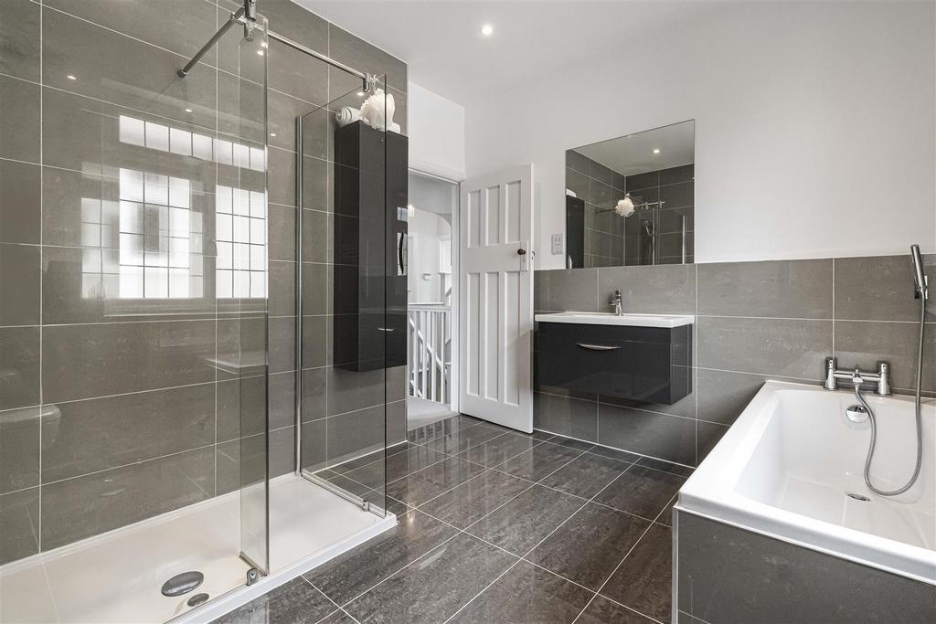 Main bathroom