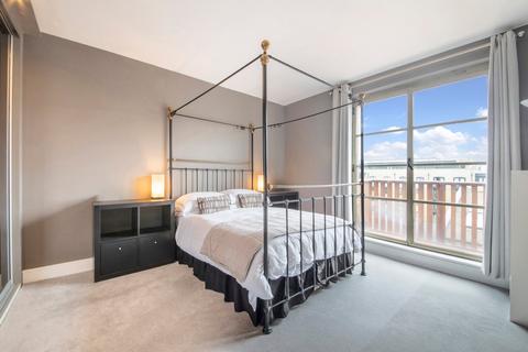 3 bedroom flat for sale, The Circle, Queen Elizabeth Street, London