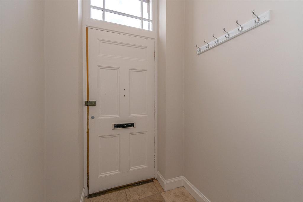 Hall Alt