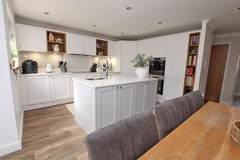 16 Burley Close, Laceby, Grimsby, DN37 7EN