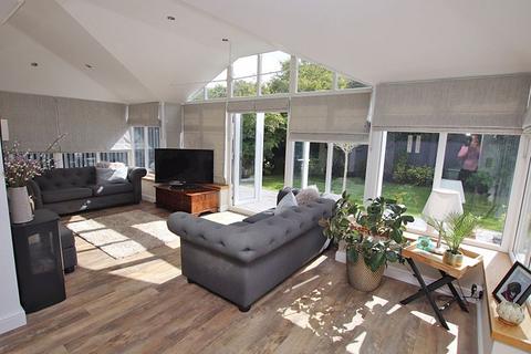 16 Burley Close, Laceby, Grimsby, DN37 7EN
