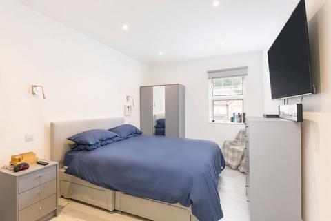 2 bedroom apartment for sale, Brighton Road, Purley