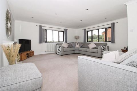 3 bedroom detached bungalow for sale, Stonnall Road, Aldridge, WS9 8JY