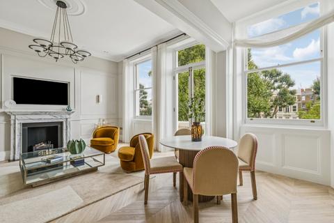 2 bedroom flat for sale, Earls Court Square, Earls Court, London