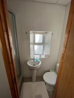 1 bedroom bedsit to rent, King Edward's Road, Swansea SA1