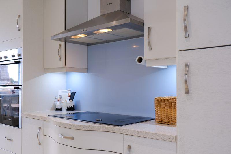 Kitchen cooker