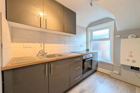 undefined, To Let - York Terrace, Manchester Road, Southport -Second Floor Studio Apt