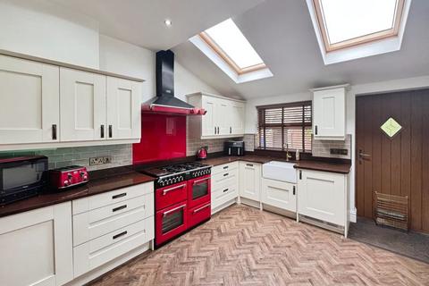 2 bedroom cottage for sale, Charlotte Street, Chapeltown