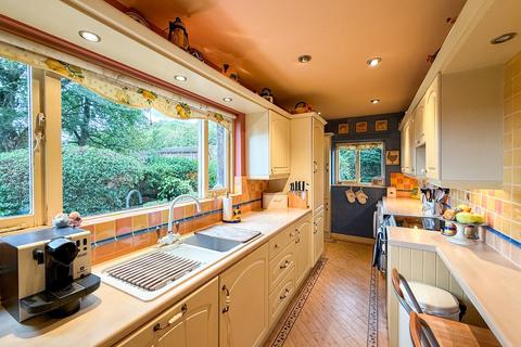 4 bedroom detached house for sale, Fair Lea Road, Huddersfield HD4