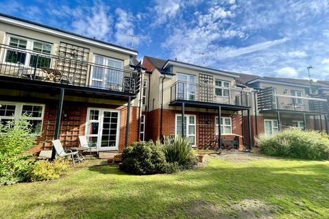 undefined, Walnut Mews, Wooburn Green HP10