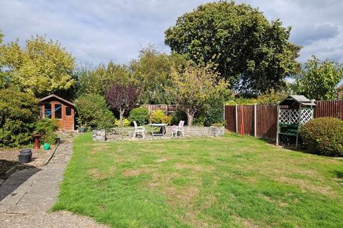 3 bedroom chalet for sale, York Crescent, Lee-On-The-Solent, PO13
