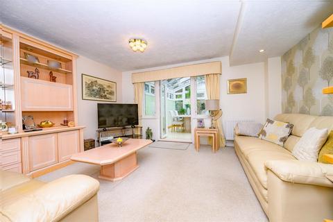 8 Lapwing Way, Abbots Langley, WD5 0GG