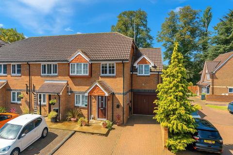 8 Lapwing Way, Abbots Langley, WD5 0GG
