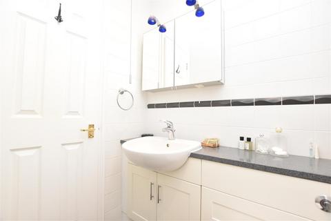 8 Lapwing Way, Abbots Langley, WD5 0GG