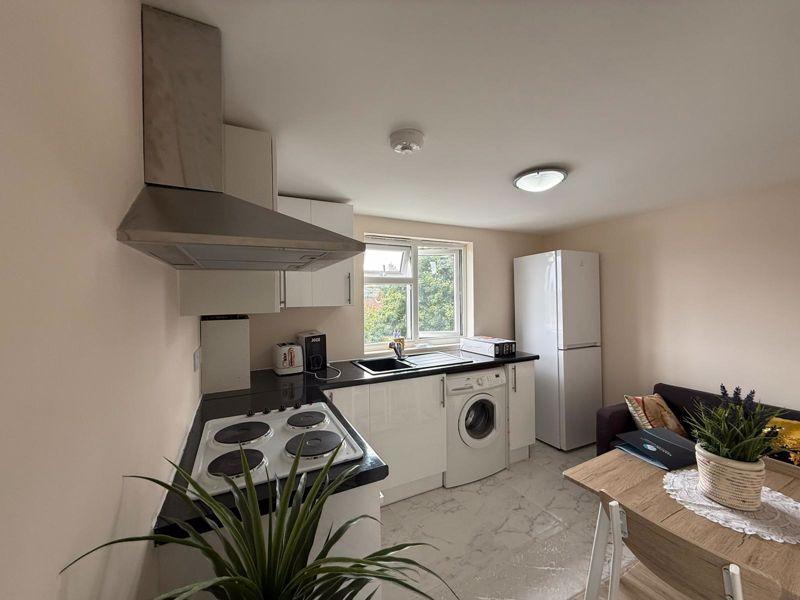 Apartment in London - View 4