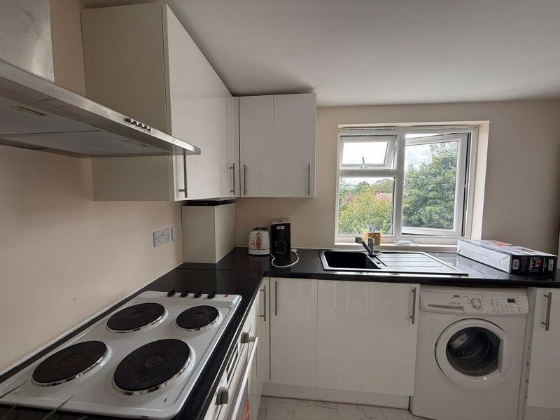 Apartment in London - View 5