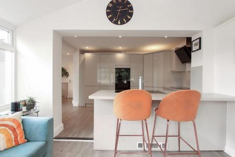 3 bedroom end of terrace house for sale, Fields End, Tring