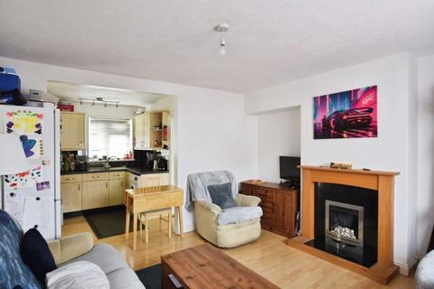 3 bedroom terraced house for sale, Tournament Road, Salisbury                       *NO ONWARD CHAIN*