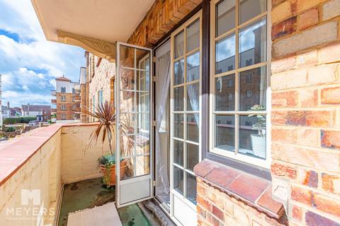2 bedroom flat for sale, Sea Road, Bournemouth, BH5 1